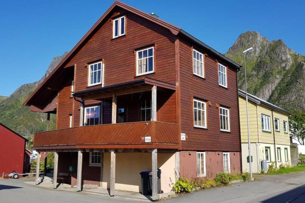 Apartamento Koselig Hus I Havna Svolvær Exterior foto