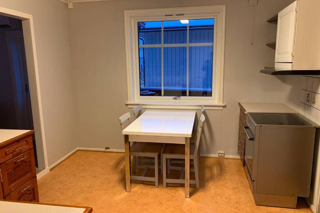 Apartamento Koselig Hus I Havna Svolvær Exterior foto