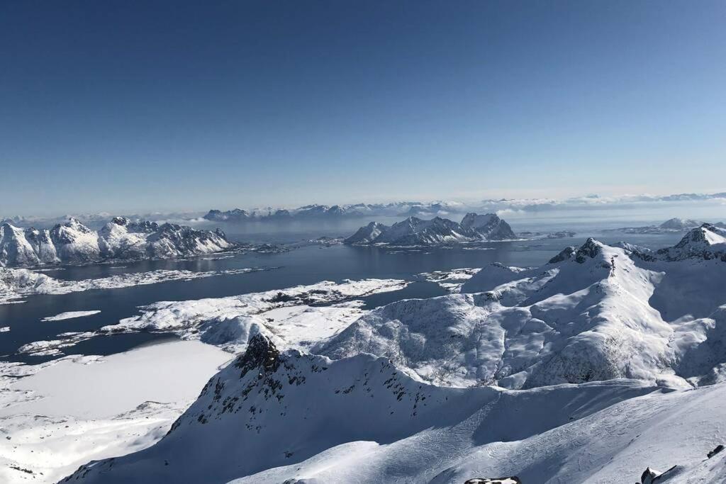 Apartamento Koselig Hus I Havna Svolvær Exterior foto