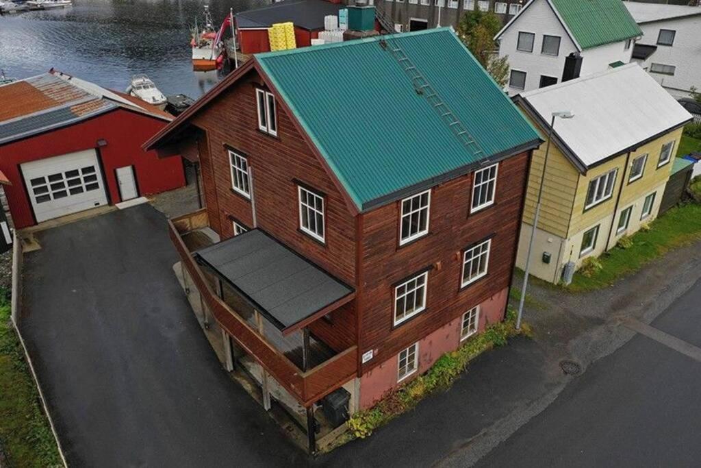Apartamento Koselig Hus I Havna Svolvær Exterior foto